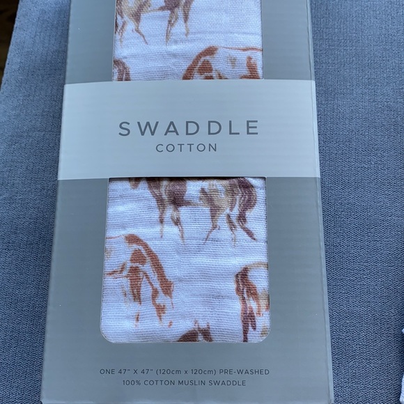 100% cotton Muslin swaddle/ruffle bloomer/headband - Picture 3 of 4